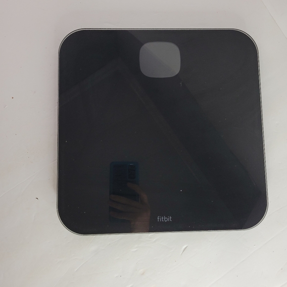 Fitbit Aria Air Smart Body Scale White Model FB203 Bluetooth Digital Weight BMI - Picture 2 of 5